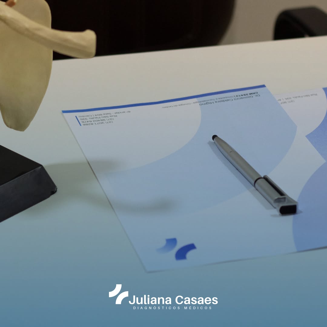 Receituário e ambiente de atendimento da clínica